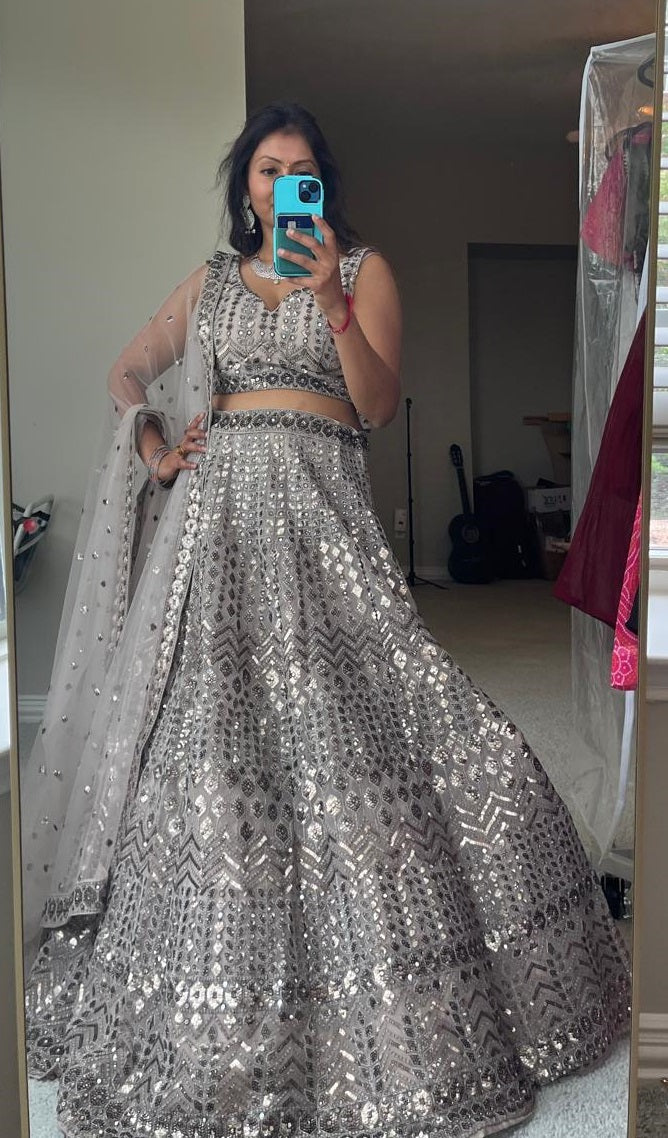 Beautiful Stunning Lehenga with readymade Choli and Dupatta (Silver)