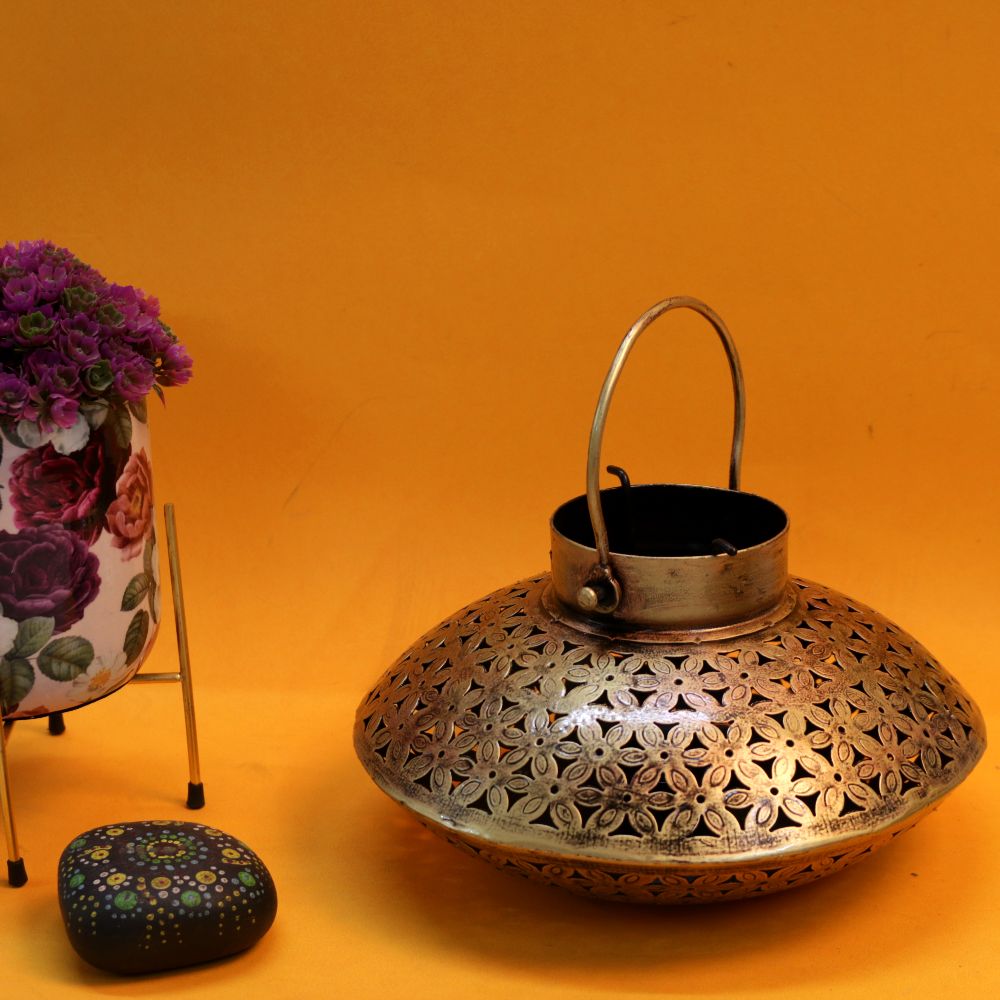 IRON PAINTED TEA LIGHT HANDI /HANDLE