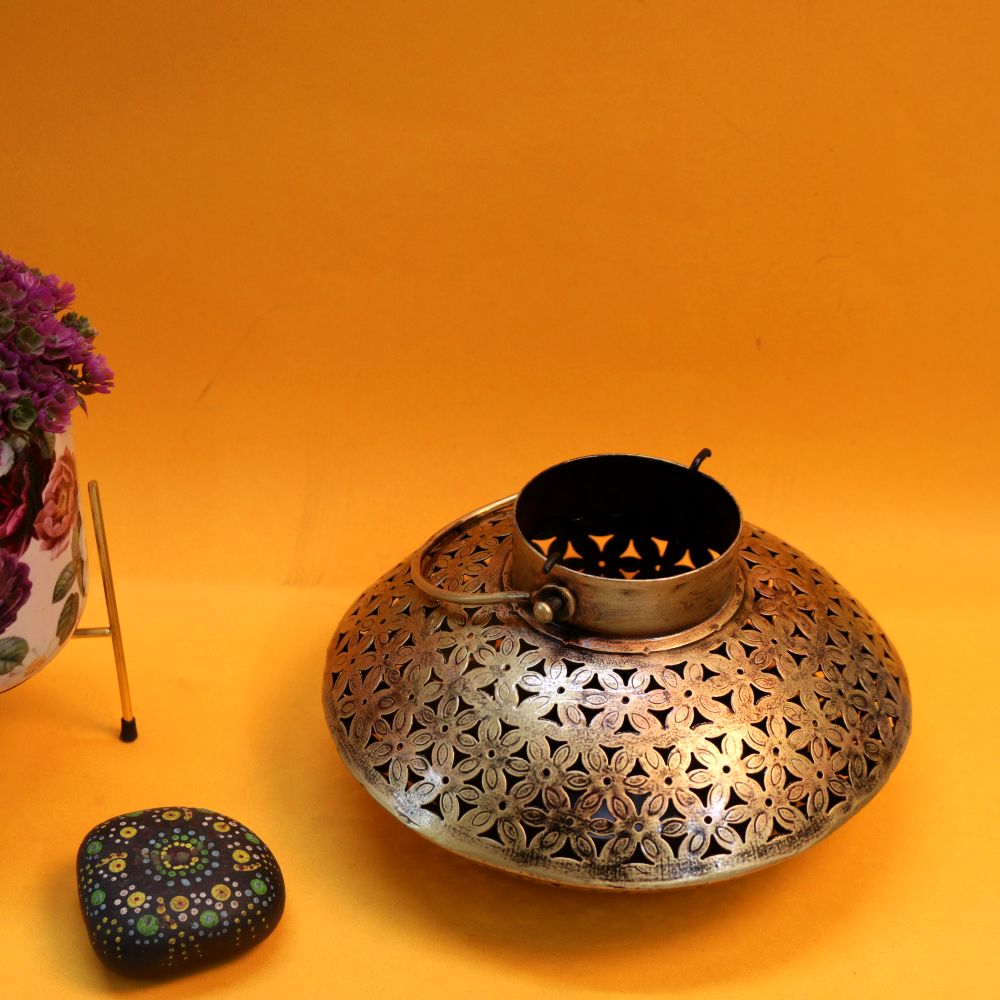 IRON PAINTED TEA LIGHT HANDI /HANDLE